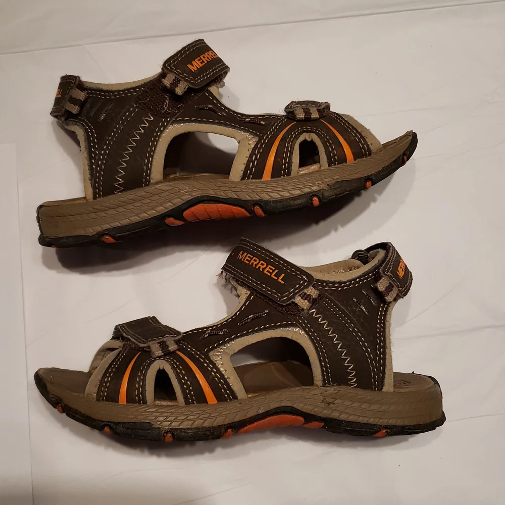 Merrell Sandals Water Leather Upper Hiking Active Sporty Kids 11 EUC